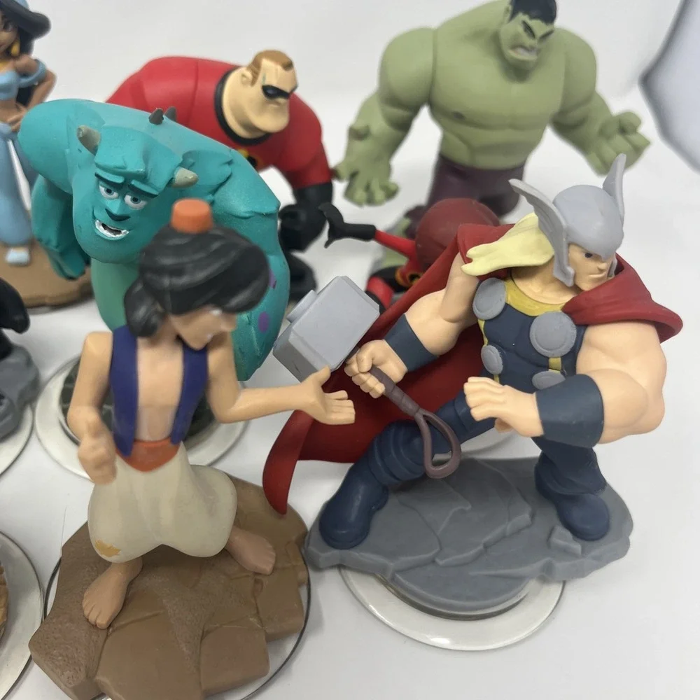 Lot of 20 Disney Infinity 2.0 Figures Avengers Incredible Monsters Inc Marvel‎